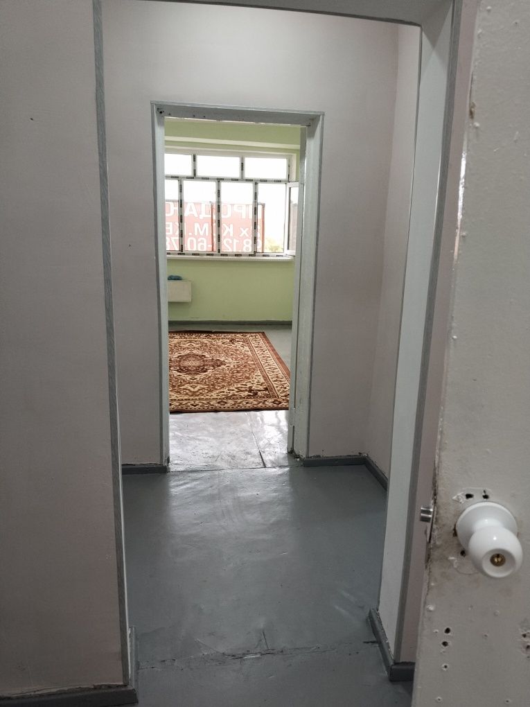 Продам 2 комнатную квартиру. Бывшее общежитие. 34 кв м. Газа нет.