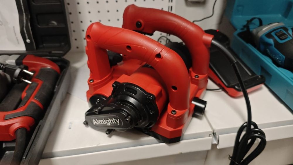 Рубанок сетевой для снятия краски, шпаклёвки, обоев