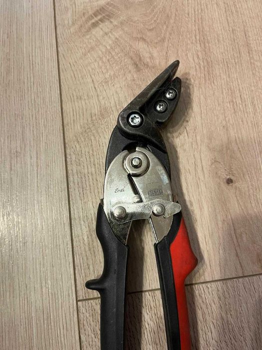 Foarfeca de taiat banda metalica si de plastic - Erdi Bessey D123S