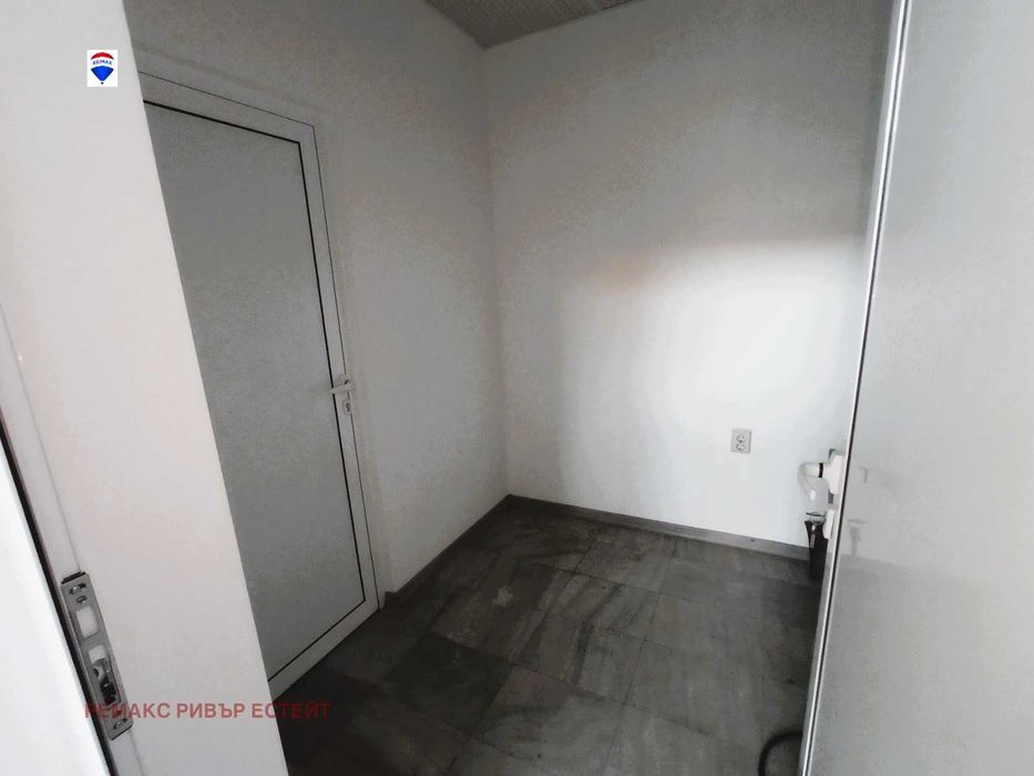 Търговско помещение за продажба Широк център