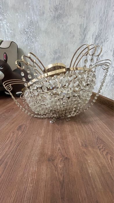 Продается люстра