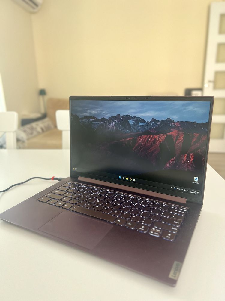 Лаптоп Lenovo Yoga Slim 7 14”