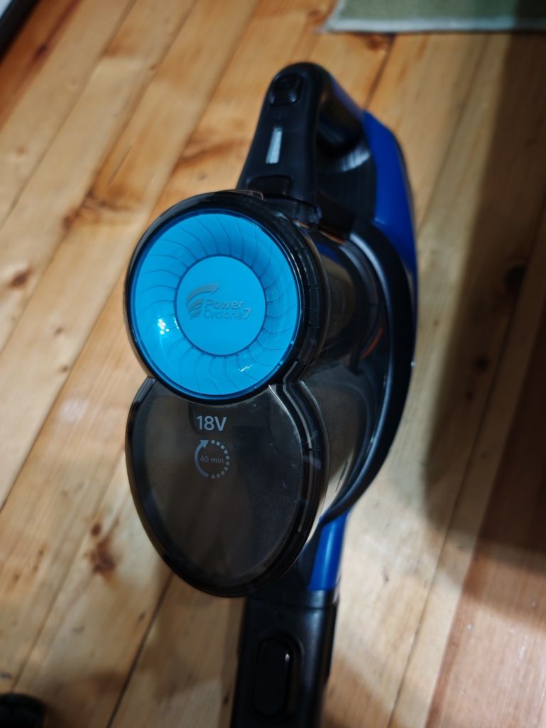 Вертикална прахосмукачка Philips FC6718