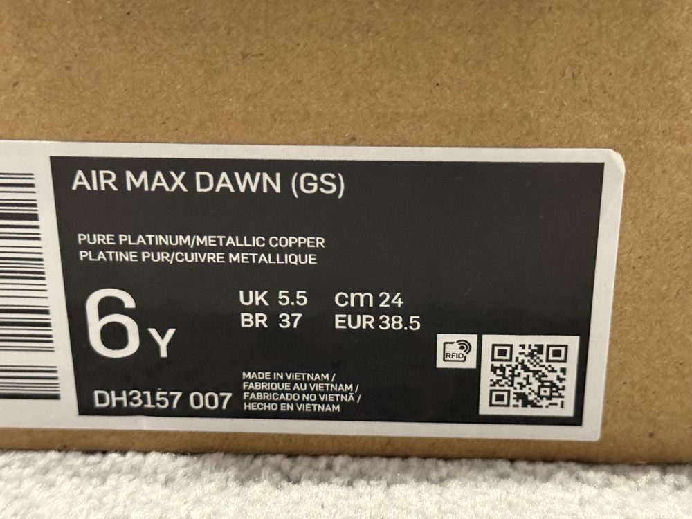 Маратонки Nike air max dawn два цвята