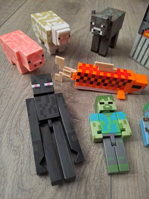 Minecraft figurine