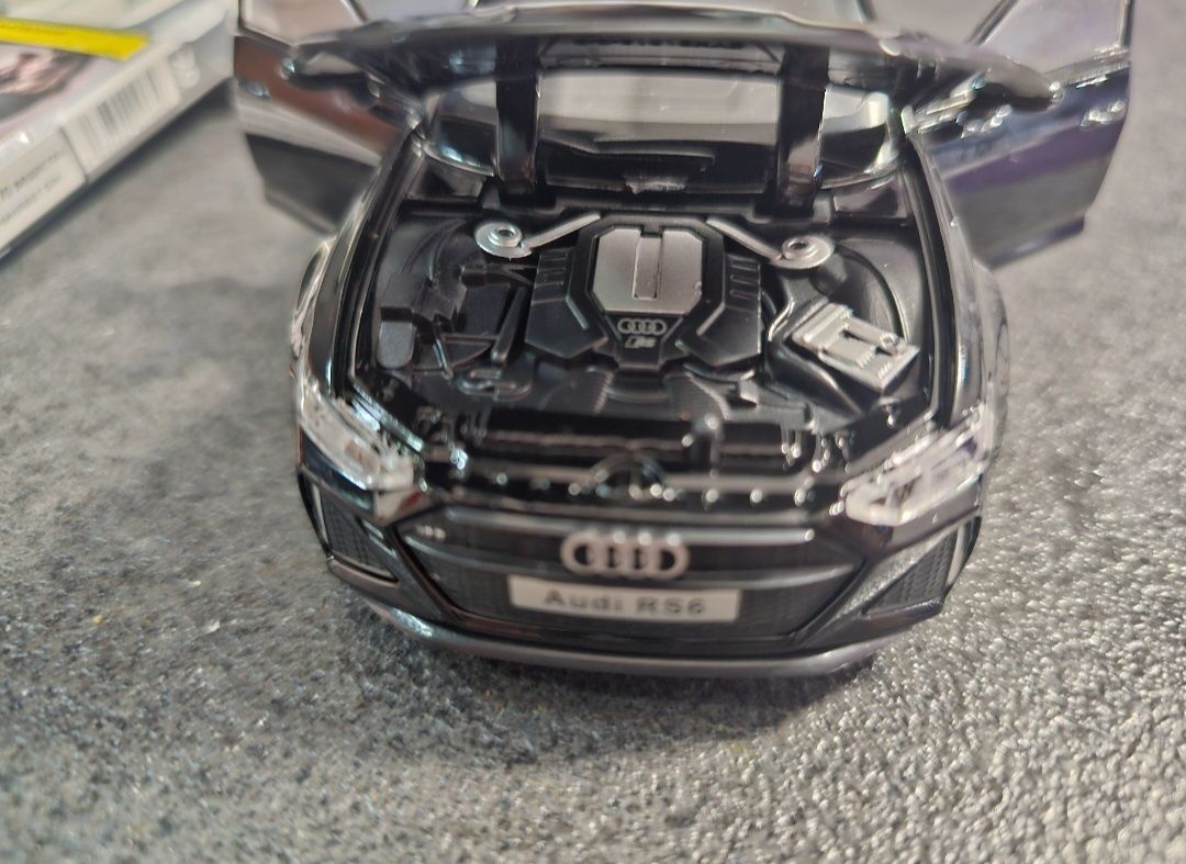 НОВА макетна количка Audi RS6 с много екстри*