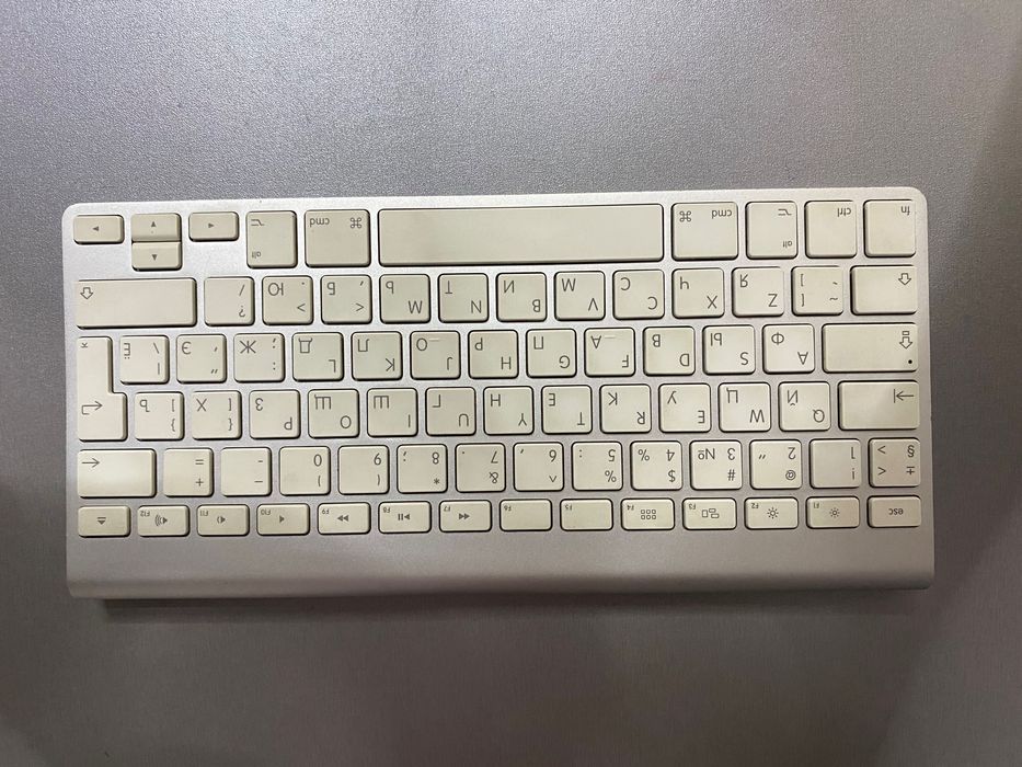 Почти новый Моноблок без корпус и экран сломан i3 8100