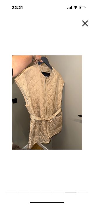 Max mara weekend  яке без ръкави ,талията се регулира с колан