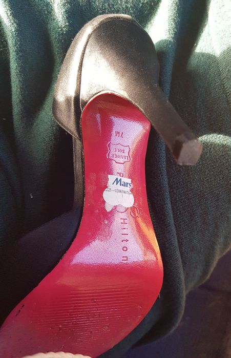 Vând sandale de gală Paris Hilton