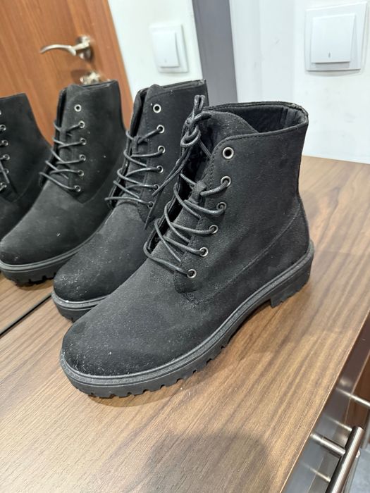 Боти нови . Продават се защото е объркан размера .