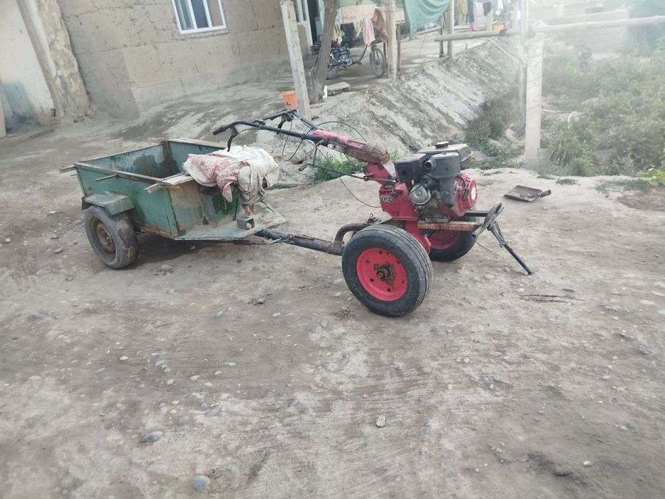 Motoblok sotiladi xammanarsasi bor