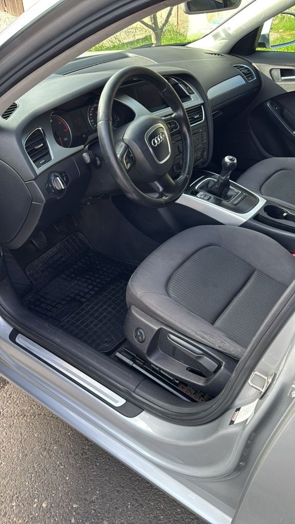 Vand Audi a 4 argintiu