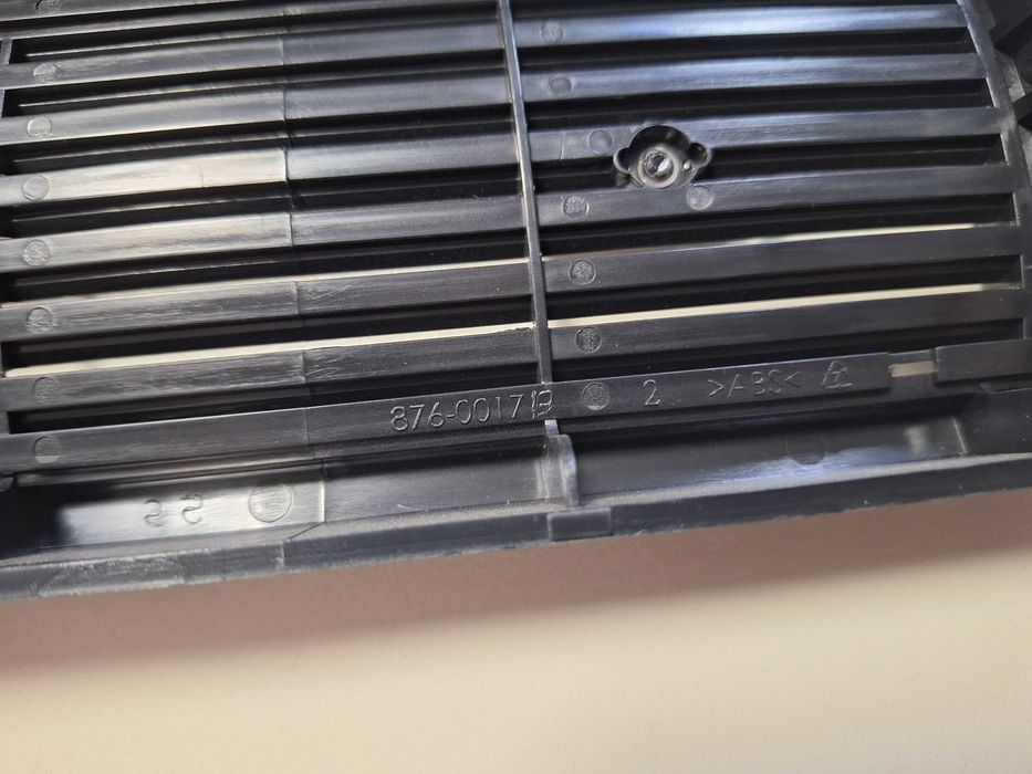 APC SMART-UPS Front Bezel Cover 2U Face Plate 876-0017