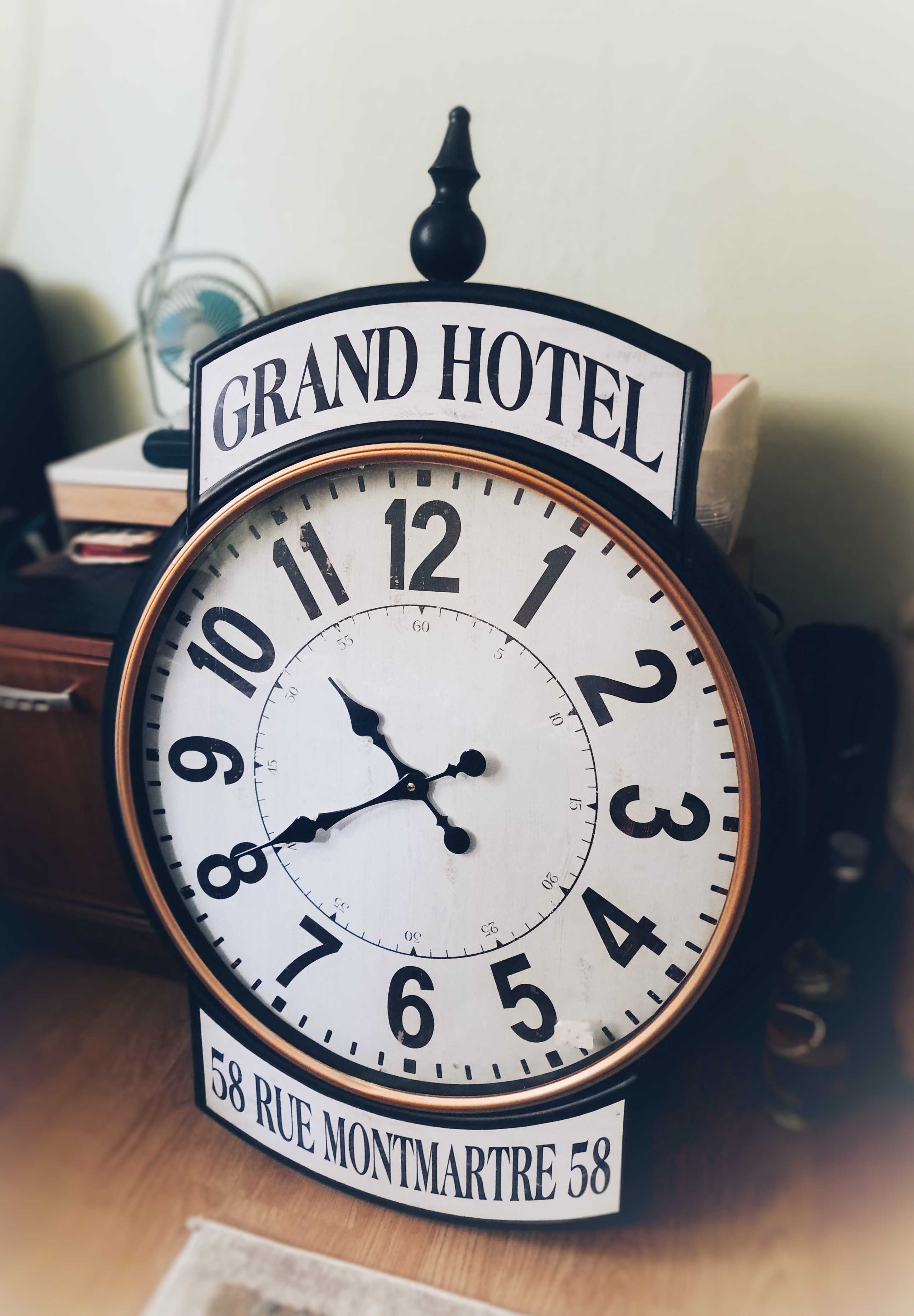Голям стенен часовник за заведение или хотел 60см. Grand Hotel.