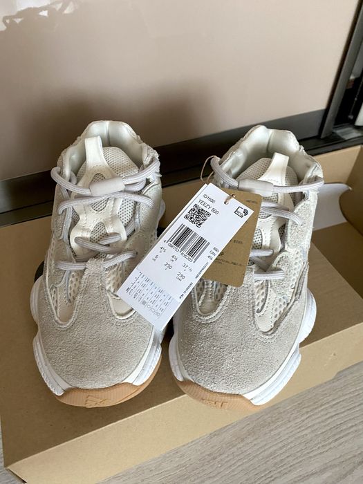 Adidasi yeezy 500