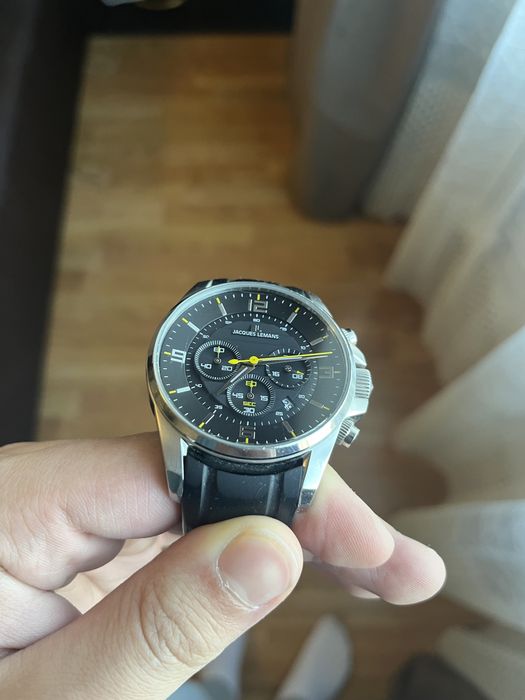 Продам часы Jacques Lemans
