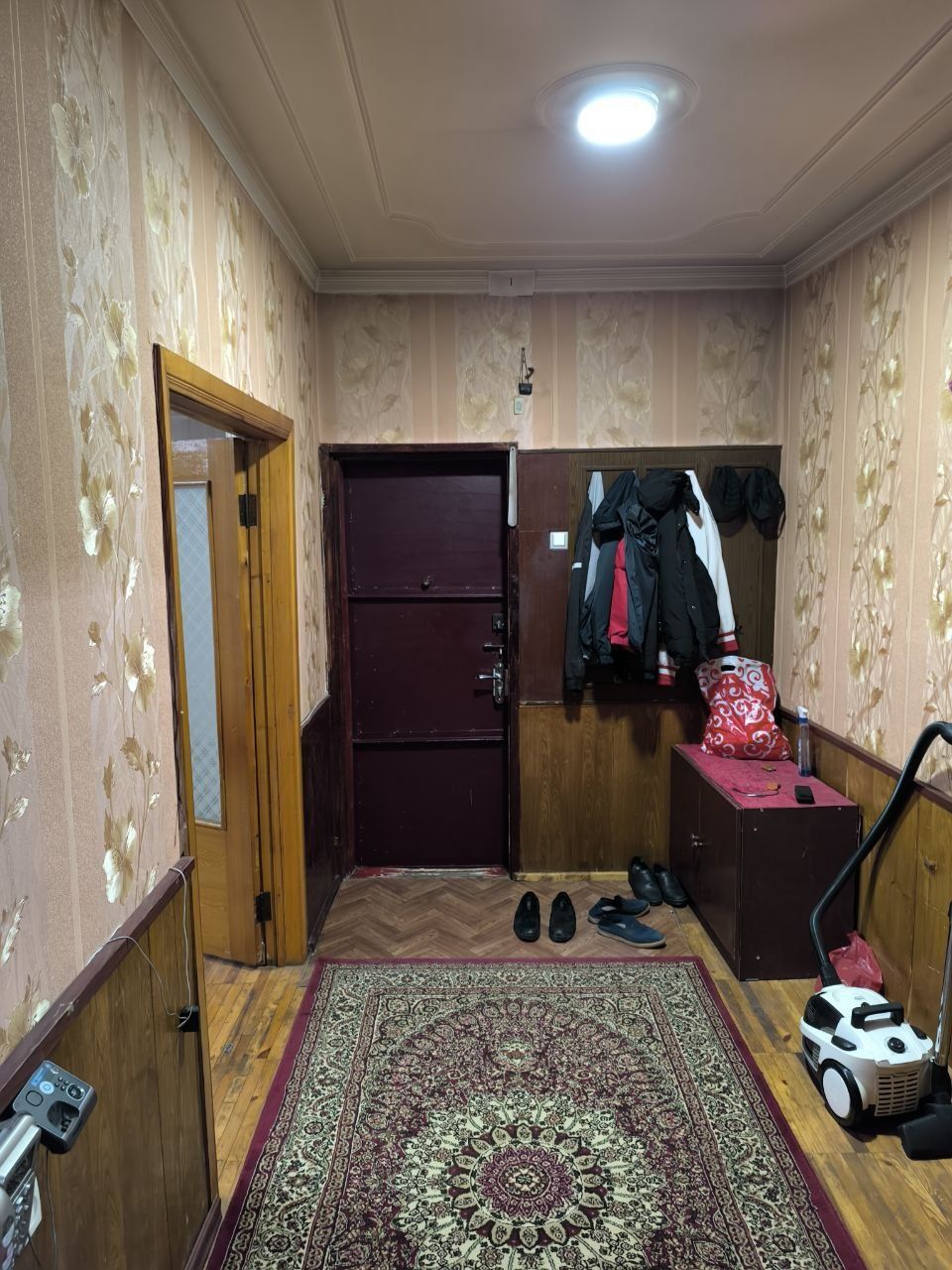 Продаю 4х ком квартира Юнусабад 9 4/1/5