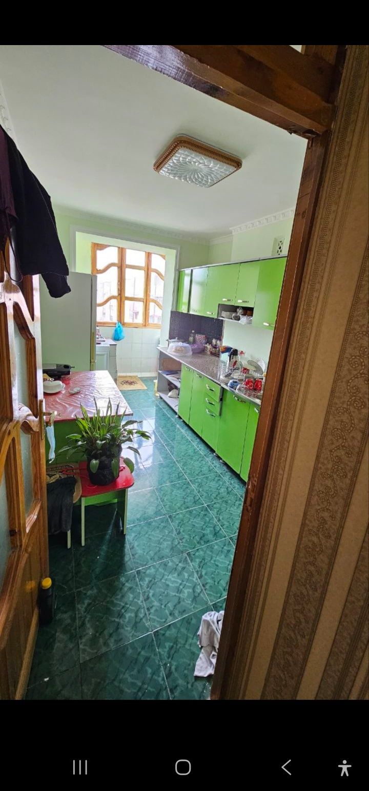Продаётся трёхкомнатная квартира