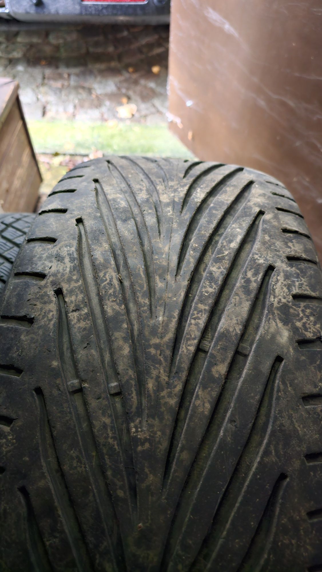 Продавам 4 бр. летни гуми Goodyear Eagle F1 GS-D3 275/45zr20