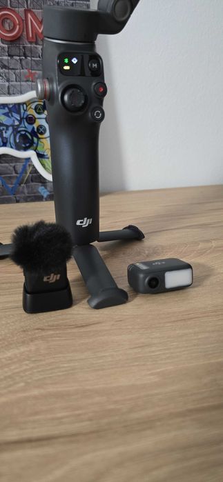 DJI Osmo Mobile 7P – ca nou + BONUS microfon DJI Mic Mini + Geantă