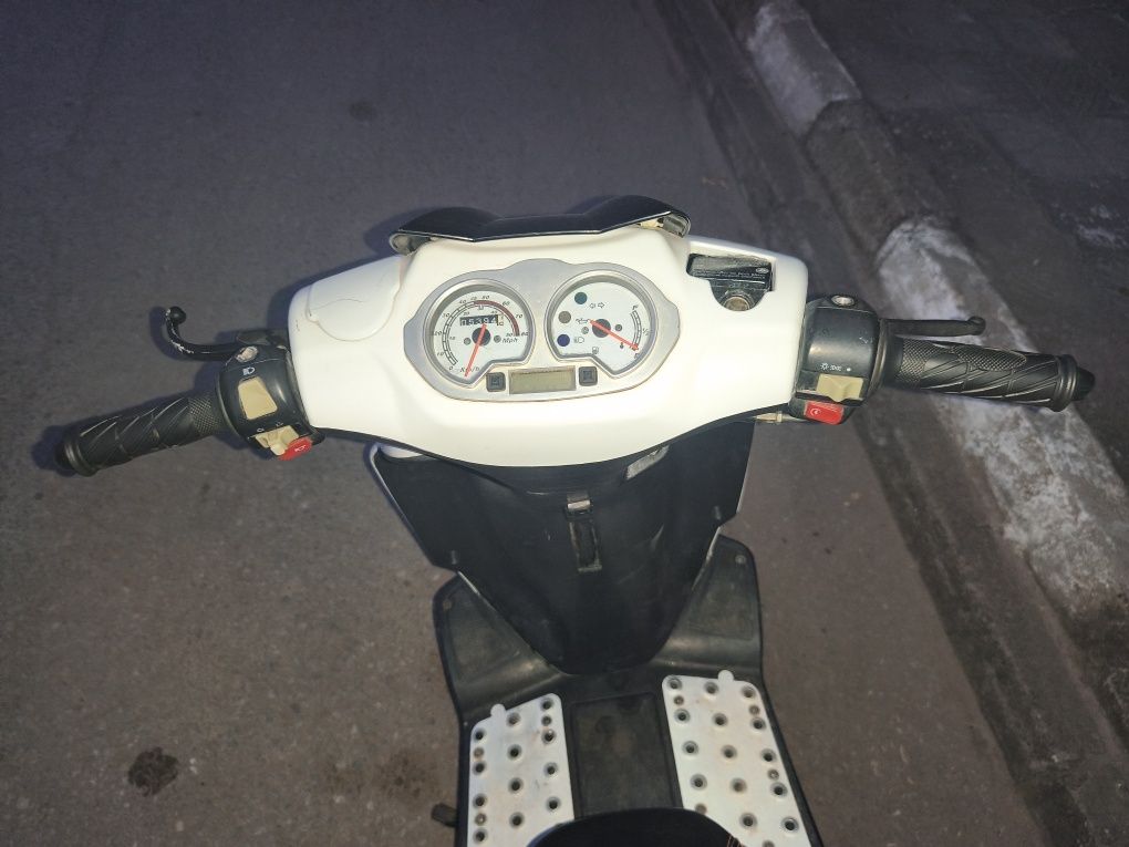 Продавам скутер 50 кубика KEEWAY