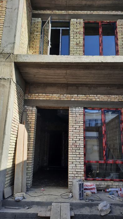 Uchastka 2 etaj Buxoro shahar markazida