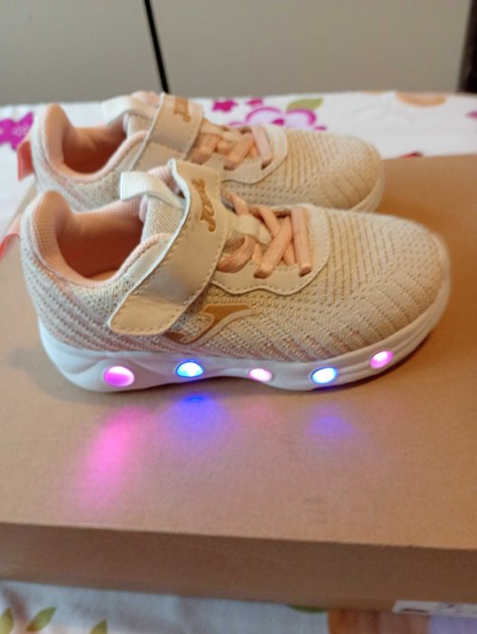 Adidași cu luminii nr.25