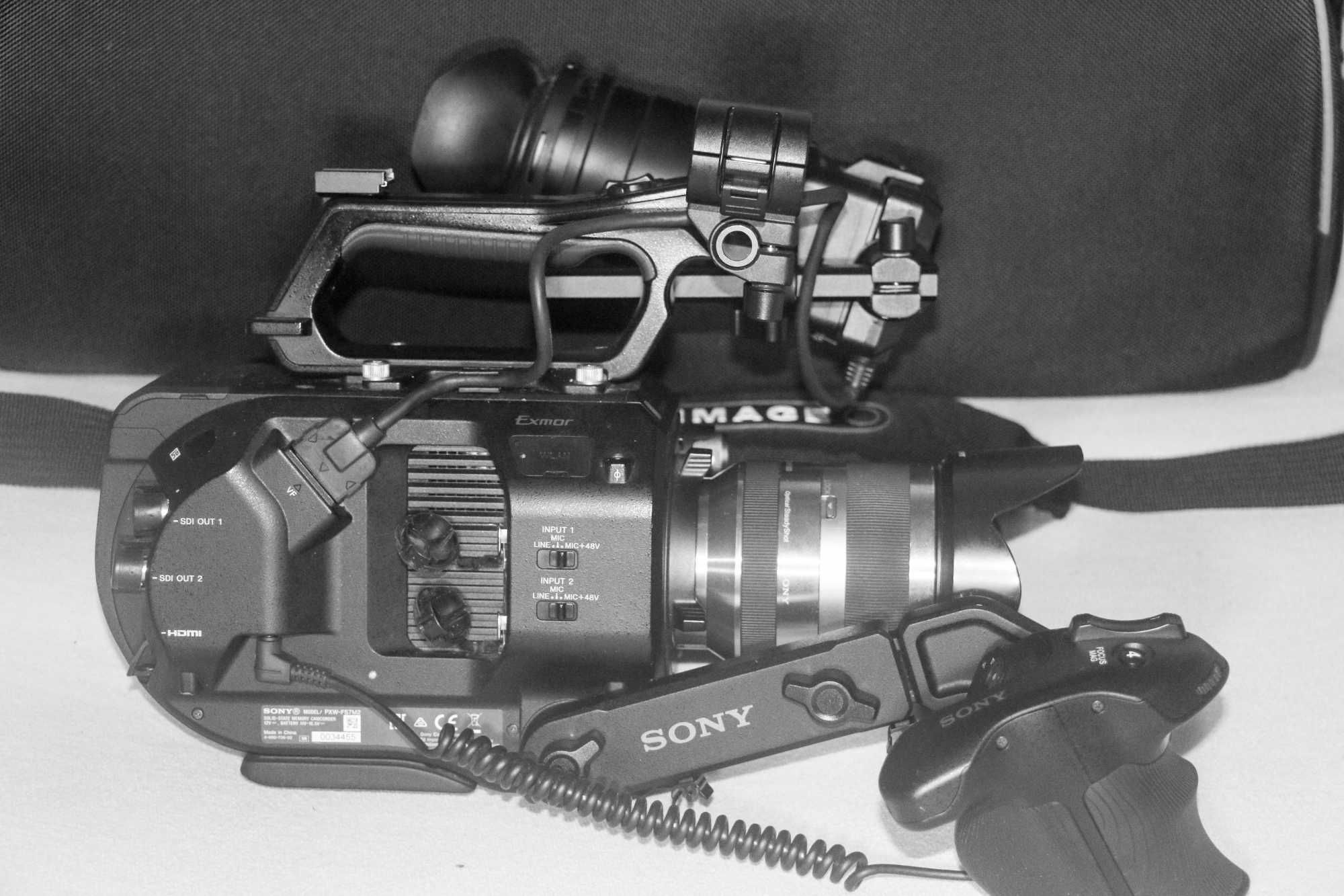 Sony FS7 Mk-2 cu obiectiv Sony 18-200