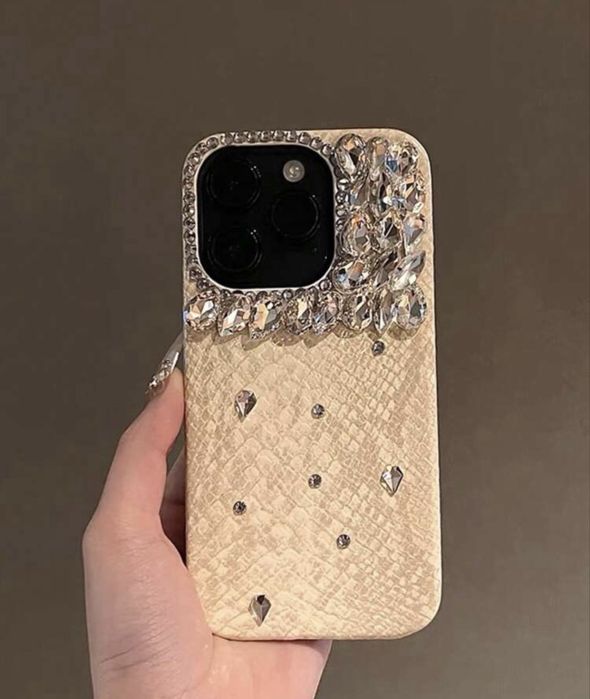 Калъф за Iphone 16 pro с камъни