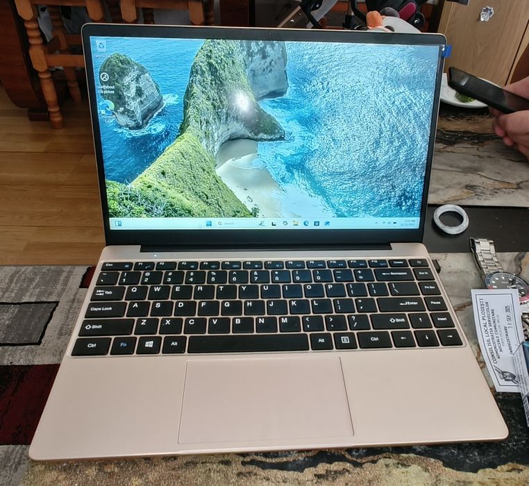Laptop 14 inchi full hd