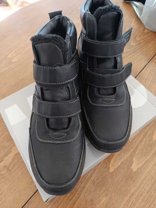 Продавам мъжки боти