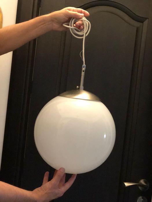 Mid century pendul lampa glob opalin Peill Putzler