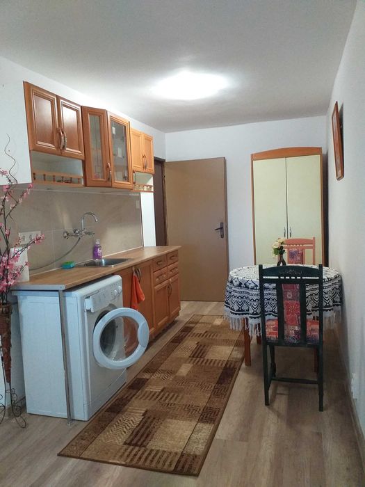 Продавам Таван-Хоби