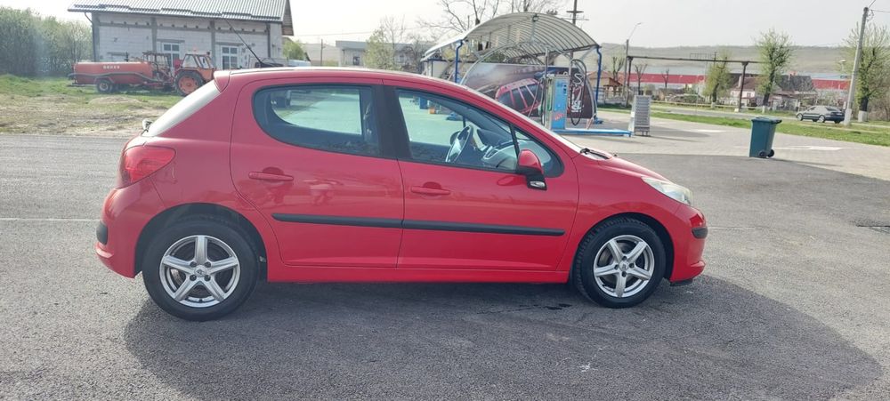 Vând Peugeot 207
