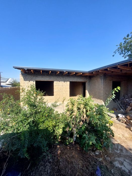 uy uchastka sotiladi sogdiana bovligdan ichkarida