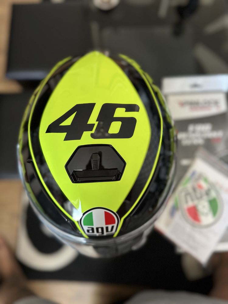Продавам чисто нова каска AGV K5 S – размер S
