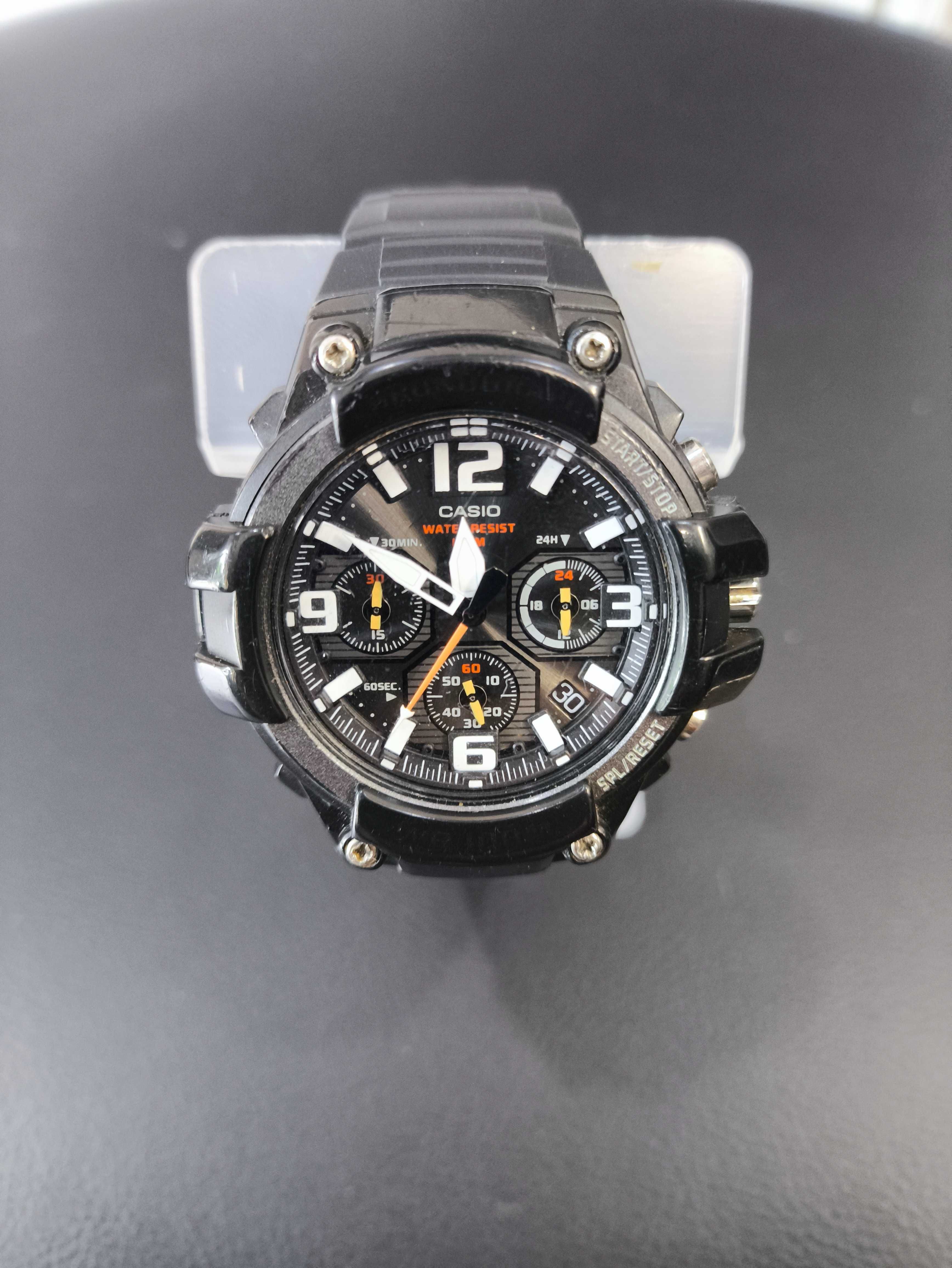 Мъжки часовник Casio MCW-100H – в отлично състояние