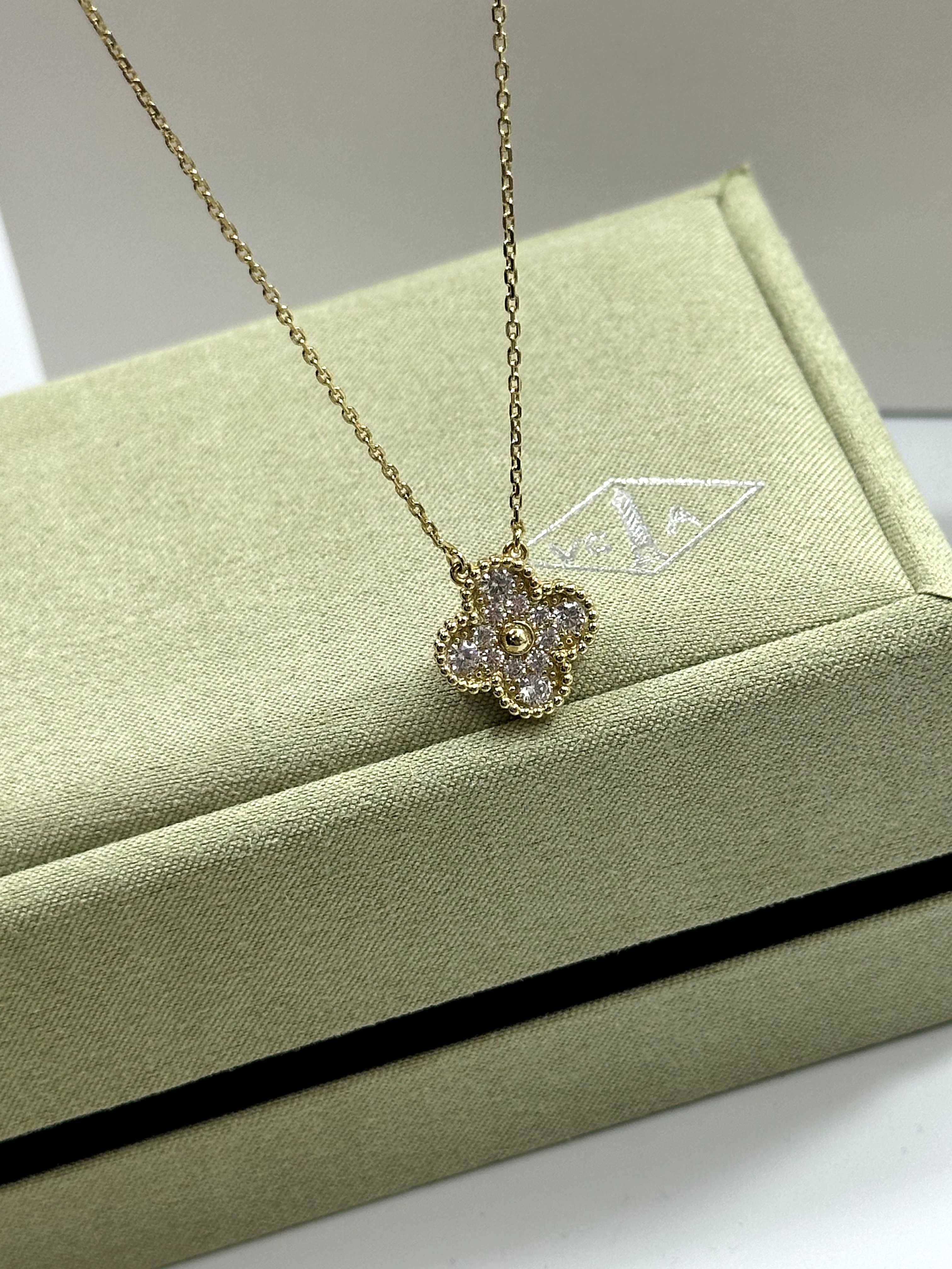 Colier Van Cleef & Arpels Aur 750 Diamonds