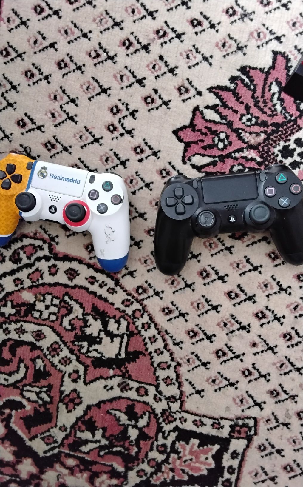 Ps4 fat  с 2 джостиками