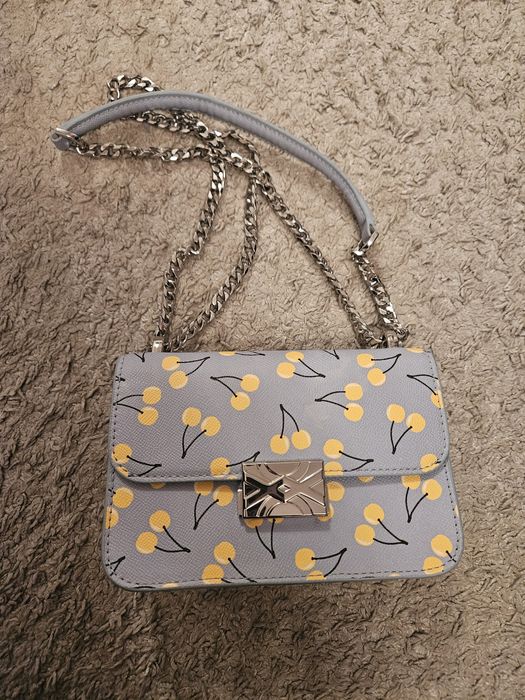 Малка чанта benetton