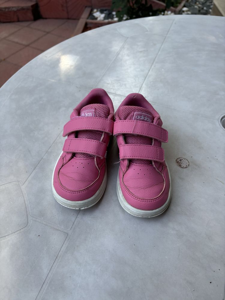 Детски кецове Adidas, номер 26