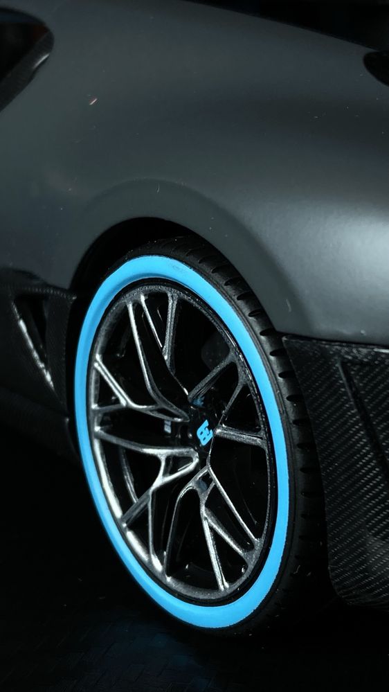 Bugatti DIVO 1:18 модель