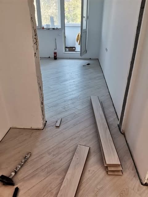 Executām renovări apartamente la cheie