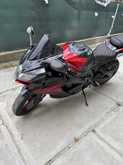 Suzuki GSXR 750 K8