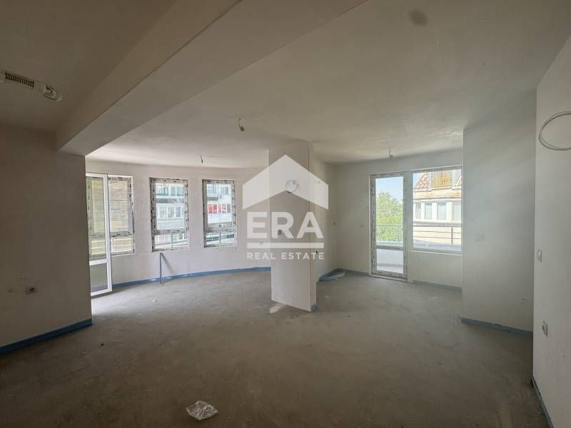 Тристаен апартамент ново строителство