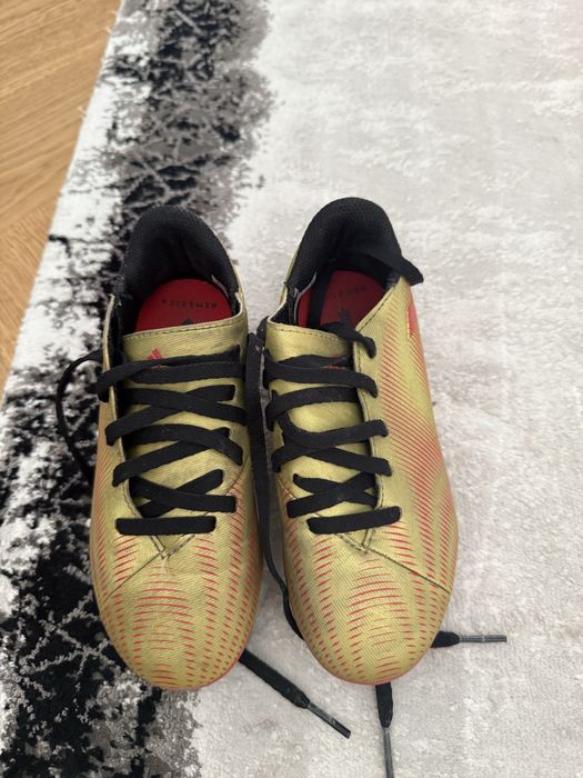 Pantofi pentru fotbal pentru copii