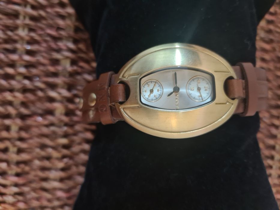 Дамски часовник на MANGO