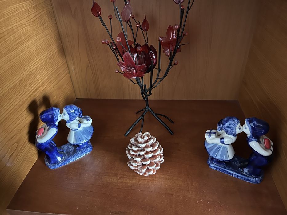 Bibelouri vechi si noi