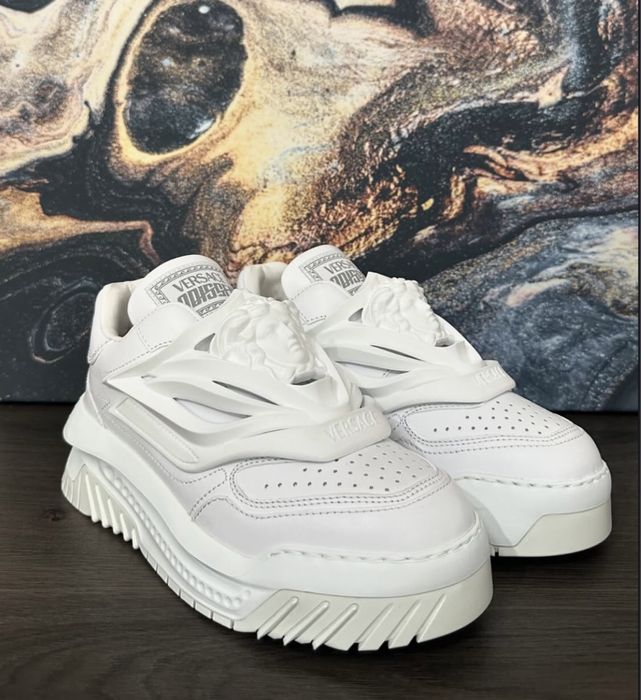 adidasi versace odissea