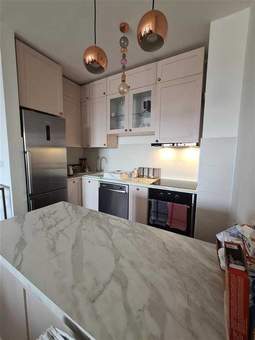 Дава се под наем Двустаен апартамент в Бургас, Лазур - 65 кв.м за 204 € - Снимка #1